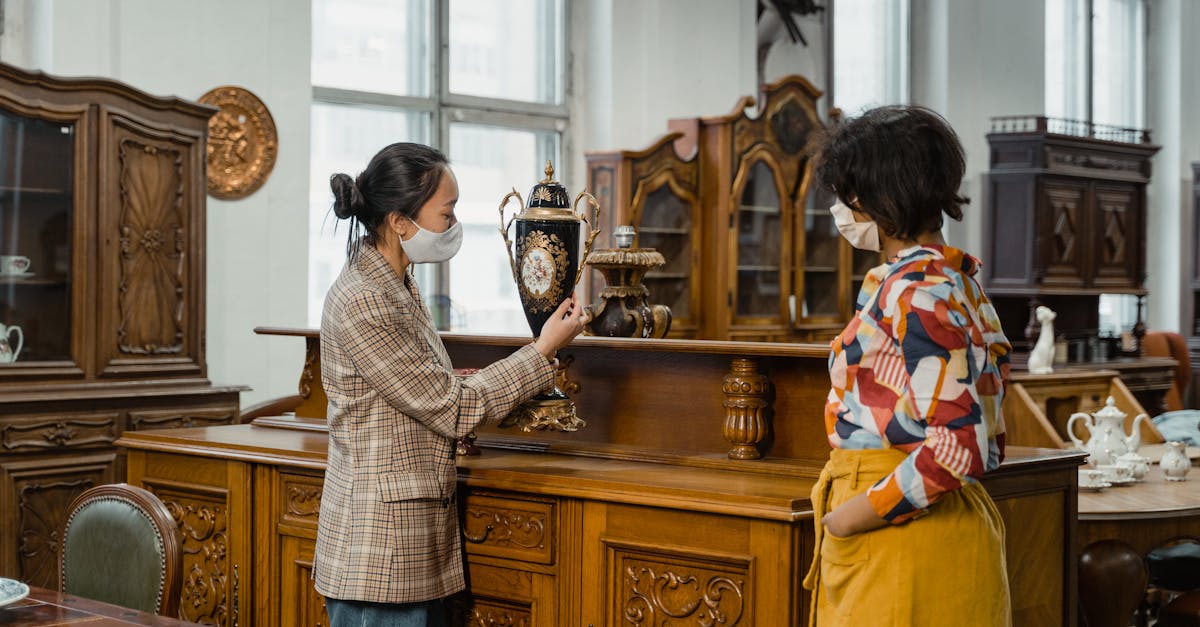 découvrez notre sélection de meubles anciens de haute qualité, alliant élégance et authenticité. transformez votre intérieur avec des pièces uniques qui racontent une histoire et apportent charme et caractère à votre décor.