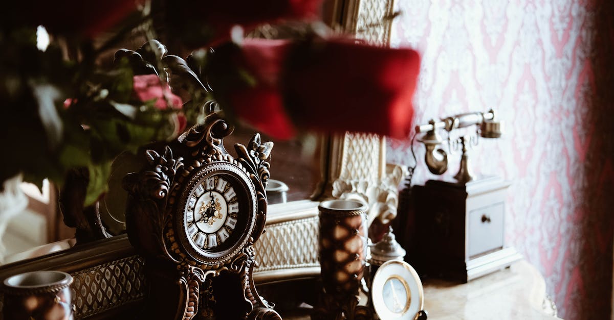 découvrez notre sélection de meubles antiques, alliant charme d'antan et qualité exceptionnelle. explorez des pièces uniques et authentiques qui apporteront une touche d'histoire et d'élégance à votre intérieur.