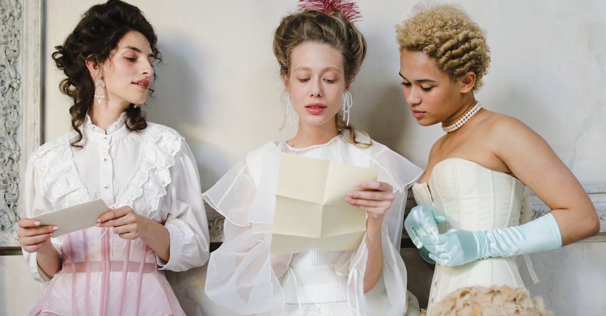 découvrez notre collection de corsets, alliant élégance et confort. transformez votre silhouette avec nos modèles variés adaptés à toutes les occasions, du quotidien aux événements spéciaux.