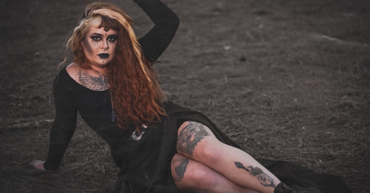 découvrez la culture gothique, un mouvement riche en esthétique sombre et en musique alternative. plongez dans l'histoire, les sous-cultures et les influences artistiques qui façonnent l'identité gothique, tout en explorant les thèmes de la mélancolie, de l'amour et de la rébellion.
