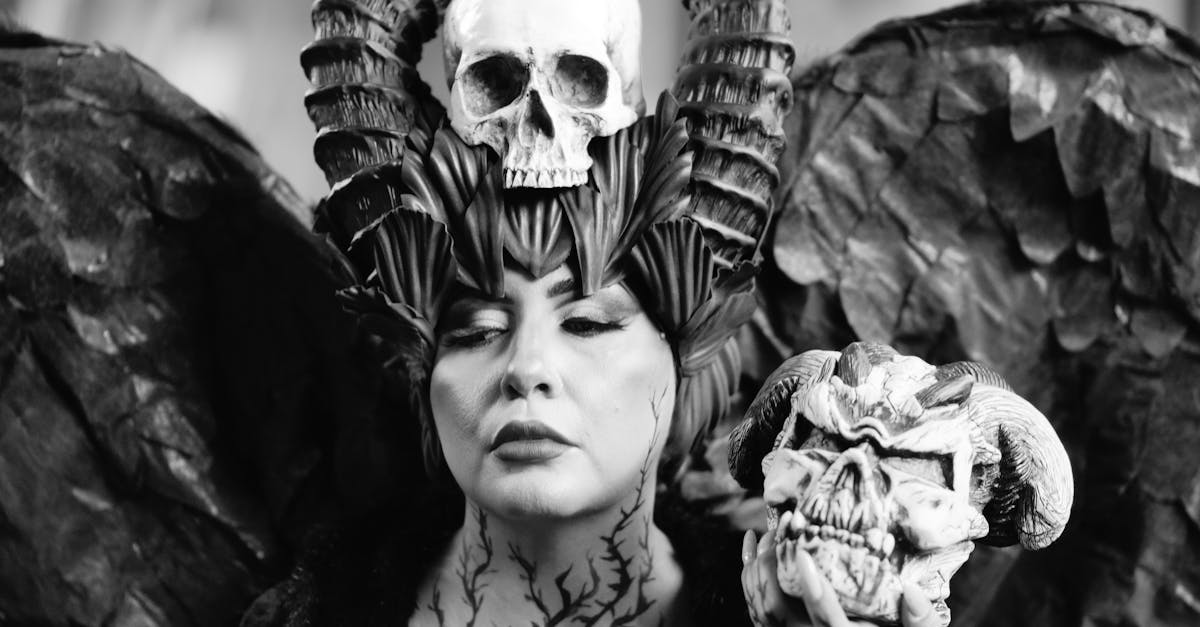 découvrez l'univers fascinant de la mode gothique, un style audacieux alliant esthétique sombre et créativité. explorez des conseils de style, des inspirations de tenues et des accessoires incontournables pour adopter avec élégance le look goth. plongez dans cette culture unique qui célèbre l'individualité et l'expression personnelle.