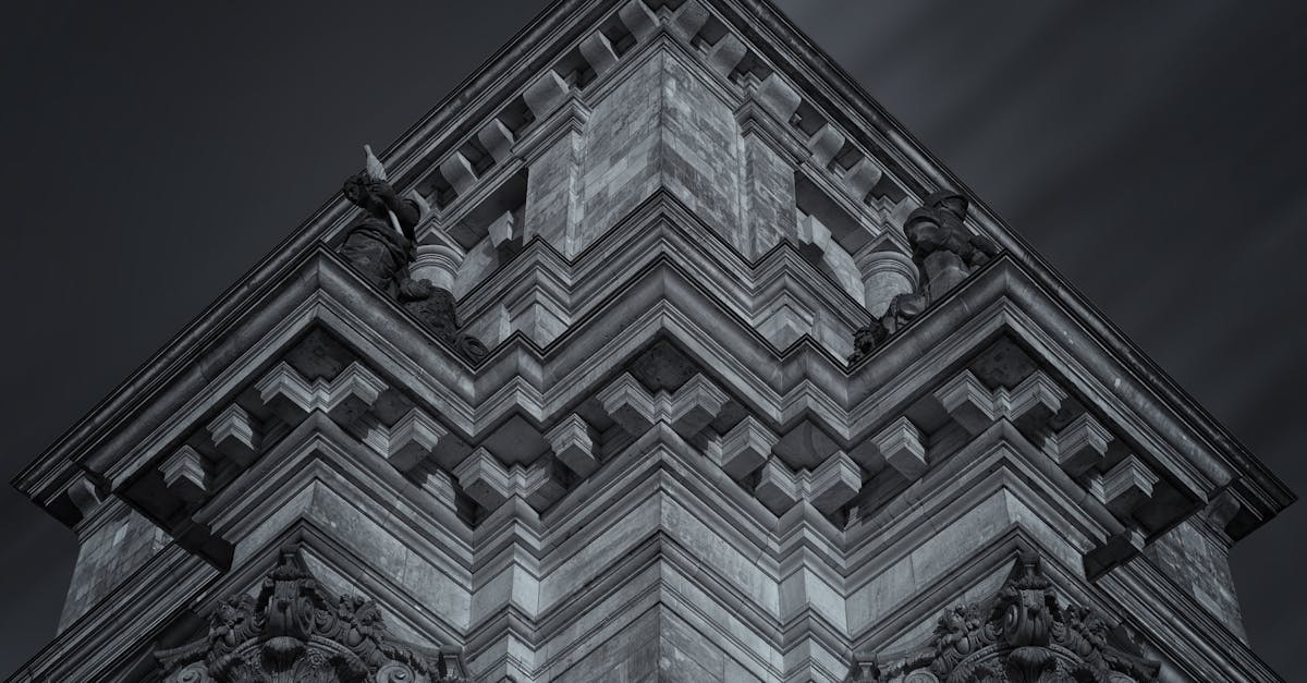 plongez dans l'univers fascinant du style gothique, où l'architecture, la littérature et la mode s'entremêlent pour créer une esthétique sombre et énigmatique. découvrez les inspirations historiques, les œuvres emblématiques et les tendances contemporaines qui définissent le mouvement gothique, et laissez-vous séduire par son charme mystique.
