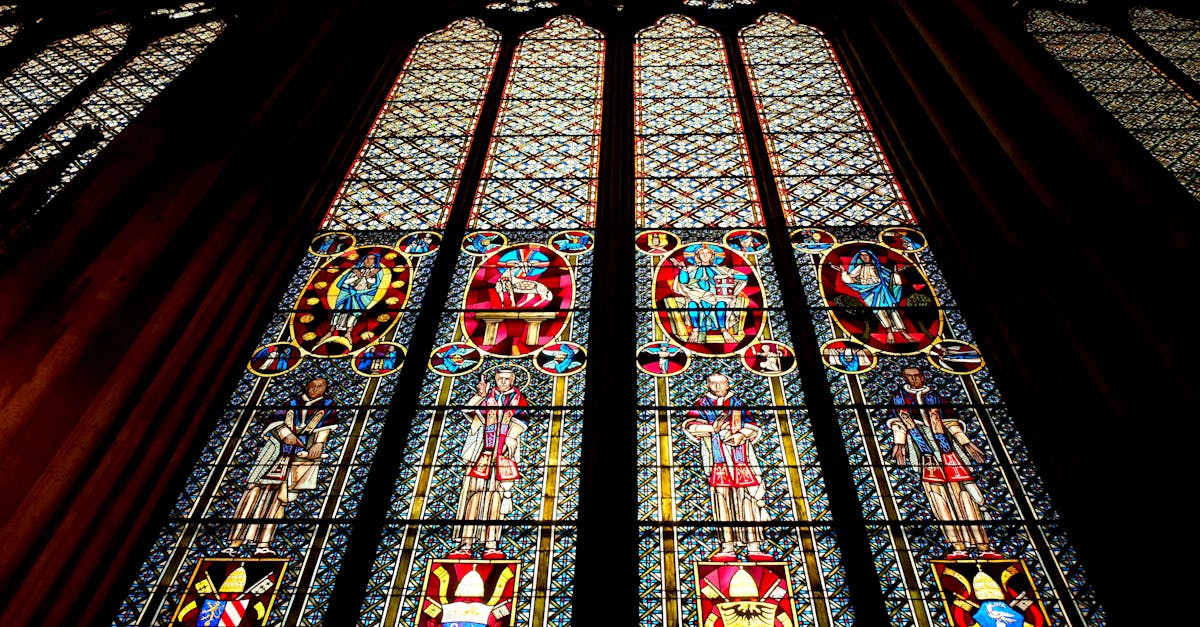 découvrez l'univers fascinant du gothique, entre art, architecture et mode. plongez dans une esthétique sombre et romantique qui a marqué l'histoire, tout en explorant ses influences contemporaines sur la culture moderne.