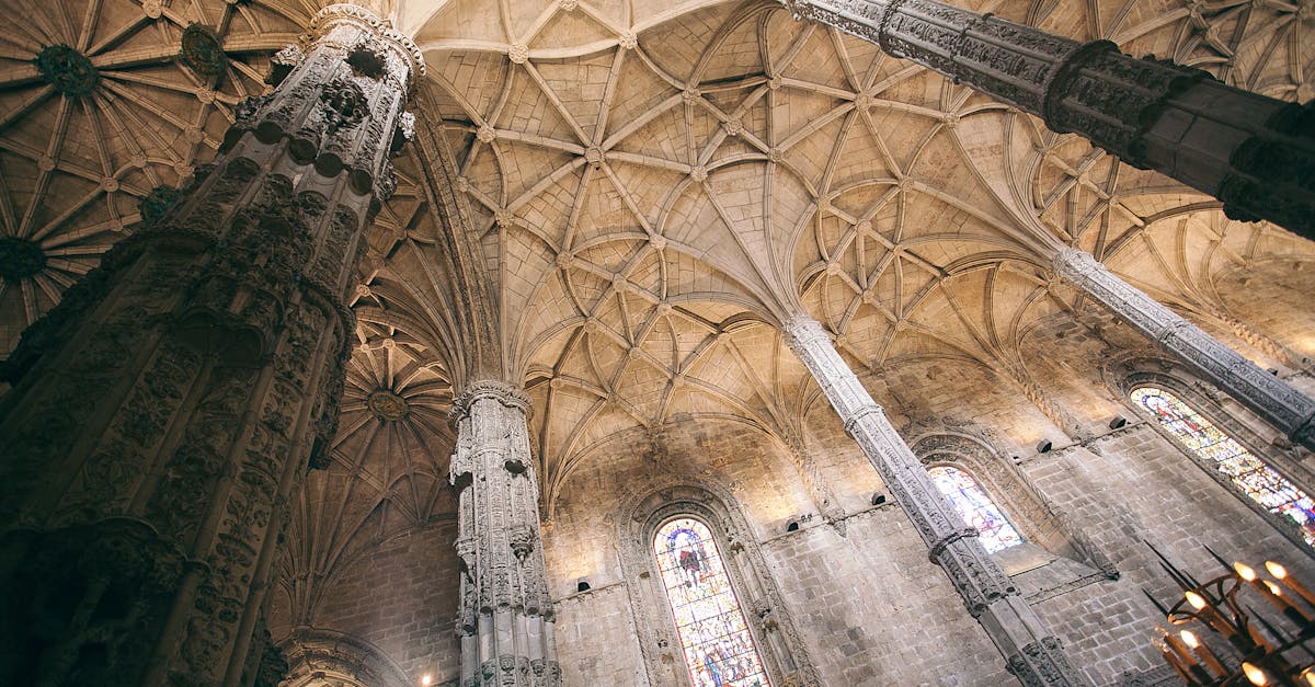 découvrez l'univers mystérieux et envoûtant de la décoration gothique. transformez votre intérieur avec des éléments sombres, riches en textures et en détails, qui allient élégance et mystère. explorez notre sélection de meubles, accessoires et inspirations pour créer une ambiance gothique unique et captivante.
