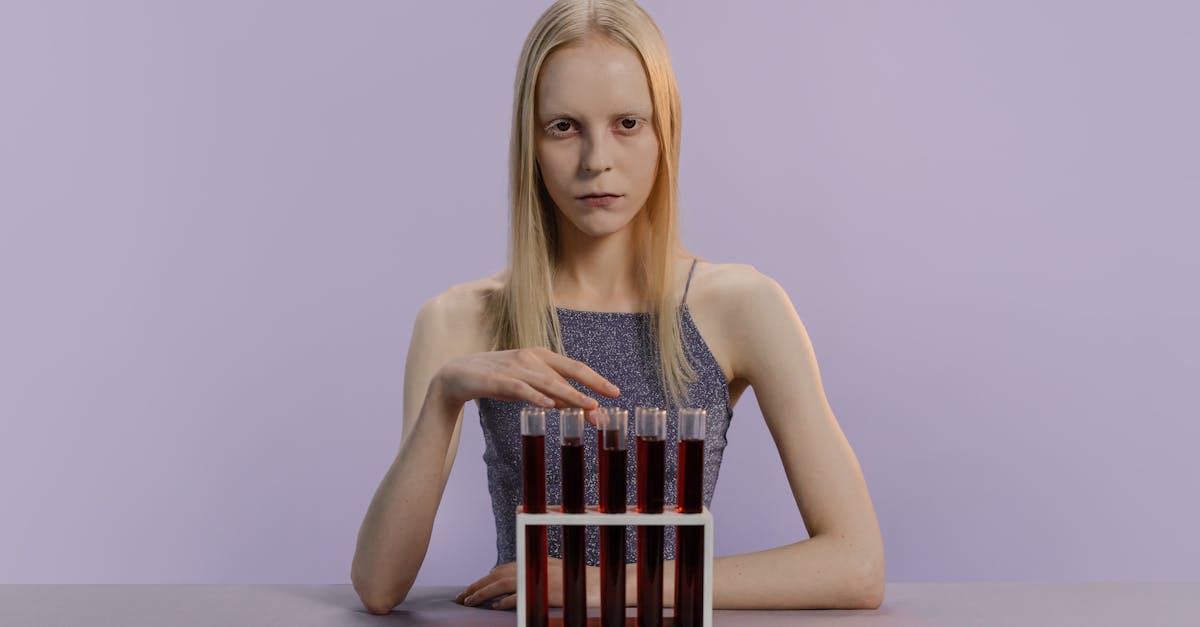 découvrez l'univers du maquillage gothique : des astuces et techniques pour créer des looks sombres et audacieux, mettant en valeur votre individualité et votre créativité. plongez dans les nuances de noir, de violet et de rouge pour un style unique.