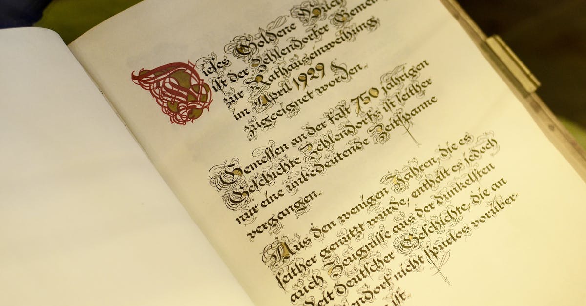 découvrez l'art fascinant de la typographie gothique, un style riche en histoire et en élégance. explorez ses caractéristiques distinctives, son utilisation dans la conception moderne et comment elle peut donner une touche unique à vos projets créatifs.