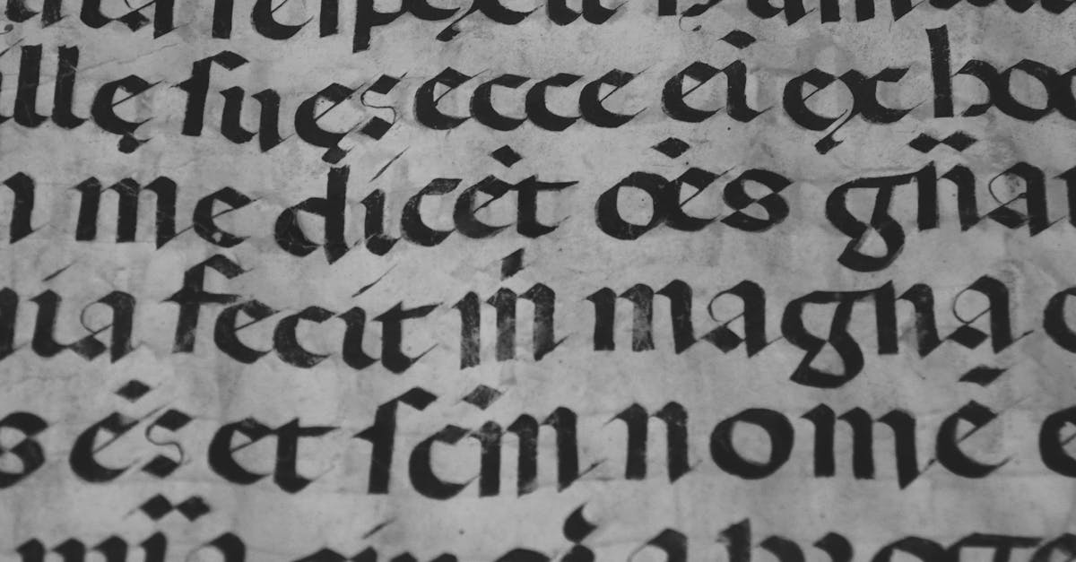 découvrez l'univers fascinant de la typographie gothique, un style d'écriture captivant qui allie élégance et mystère. explorez ses origines, ses caractéristiques distinctives et comment elle influence le design moderne.