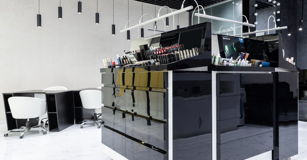 découvrez notre vernis à ongles noir longue tenue, conçu pour offrir une finition élégante et durable. sa formule innovante garantit une brillance éclatante et une résistance aux éclats, pour des ongles impeccables qui durent. idéal pour un look chic et sophistiqué à toute occasion.