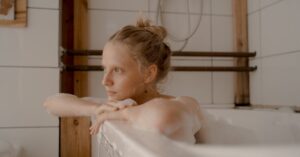 découvrez nos conseils pour aménager une salle de bain minimaliste, alliant élégance et simplicité. inspirez-vous de notre guide pour créer un espace apaisant et fonctionnel.