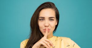 découvrez l'univers apaisant du silence : un voyage intérieur vers la sérénité, la méditation et la contemplation. apprenez à apprécier chaque instant de calme et laissez-vous porter par la douceur du silence dans votre vie quotidienne.