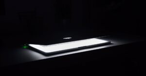 découvrez l'univers fascinant de la couleur noire, symbole d'élégance et de mystère. explorez son impact dans la mode, l'art et la culture, et laissez-vous séduire par son chic intemporel.
