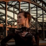 découvrez l'élégance gothique : un univers raffiné où le style sombre rencontre la sophistication, entre mode, décoration et inspiration artistique.