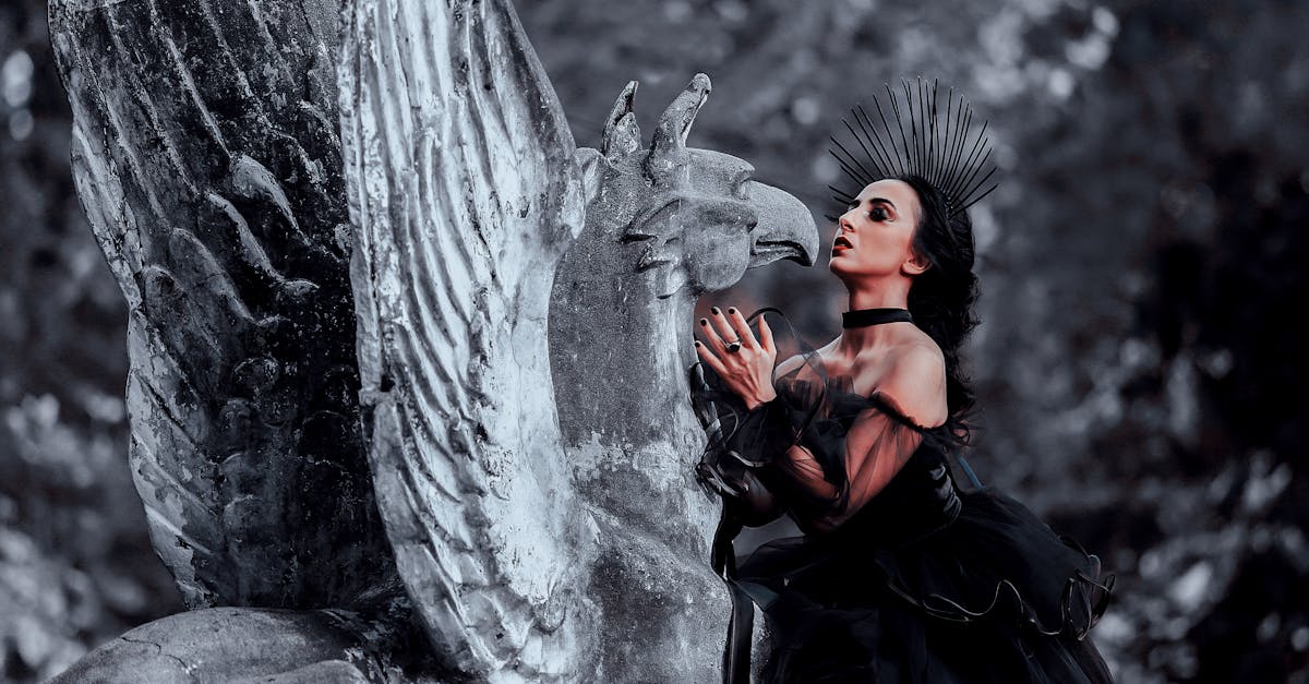 découvrez l'univers fascinant de la mode gothique, un style emblématique mêlant élégance sombre, inspirations médiévales et influences rock. explorez des vêtements audacieux, des accessoires uniques et des tendances qui célèbrent l'individualité et la créativité dans chaque look.