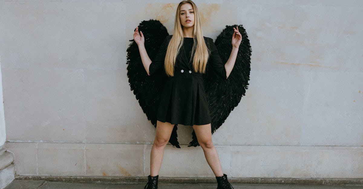 découvrez la photographie de mode gothique : un univers mystérieux, élégant et sombre où l'esthétique gothique s'exprime à travers des vêtements audacieux, des mises en scène artistiques et une ambiance fascinante. idéal pour les passionnés de style unique et raffiné.
