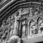 découvrez l'univers fascinant de la représentation gothique à travers son histoire, ses symboles et son influence sur l'art, la littérature et la mode contemporaine.