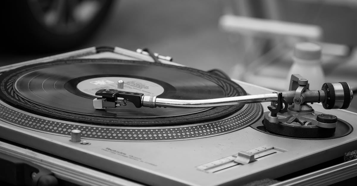 découvrez l'univers fascinant du collectionneur de vinyles gothiques. plongez dans une sélection unique de disques rares et emblématiques, explorez des artistes incontournables et enrichissez votre collection avec des pépites du gothique musical. que vous soyez un passionné ou un novice, laissez-vous séduire par la magie des vinyles.