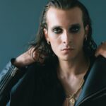 découvrez la gothic fashion : un style unique mêlant élégance sombre, vêtements noirs, accessoires victoriens et créativité affirmée. adoptez l’allure mystérieuse et originale de la mode gothique !