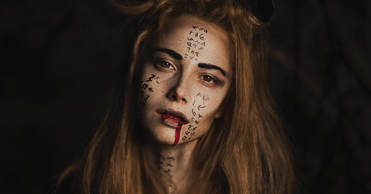 découvrez l'art du portrait gothique, une fusion captivante de mystère, d’esthétisme sombre et d’expressions intenses. plongez dans un univers unique où élégance et atmosphère obscure se rencontrent pour révéler la beauté du style gothique.