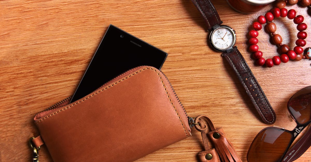découvrez tout sur le cuir : ses origines, ses différents types, ses utilisations, et les conseils pour entretenir vos articles en cuir durablement. pour amateurs et passionnés de qualité !